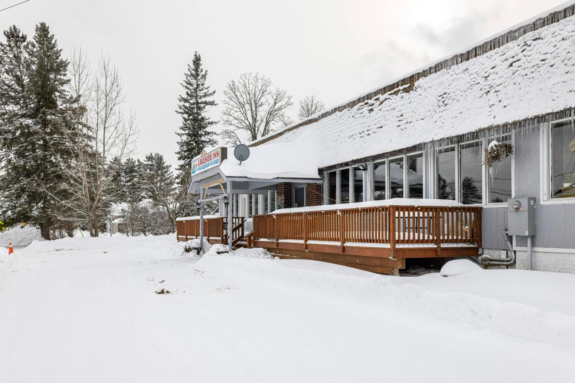 Lakeside Inn Cloyne Eksteriør bilde
